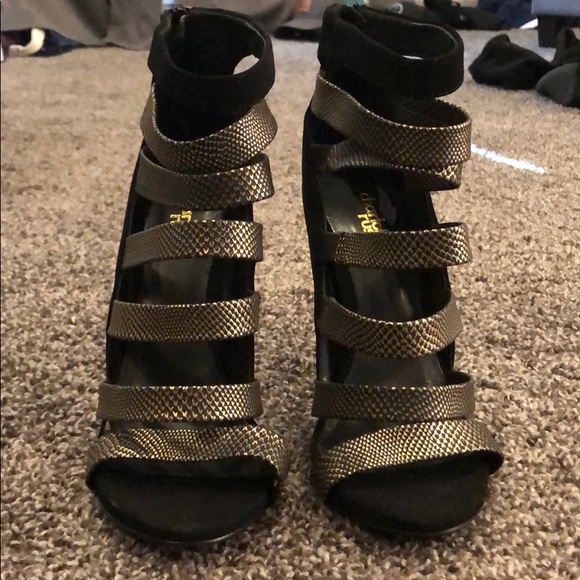 Heels - Picture 2 of 4